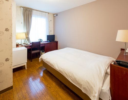 セミダブルルームの一例です。