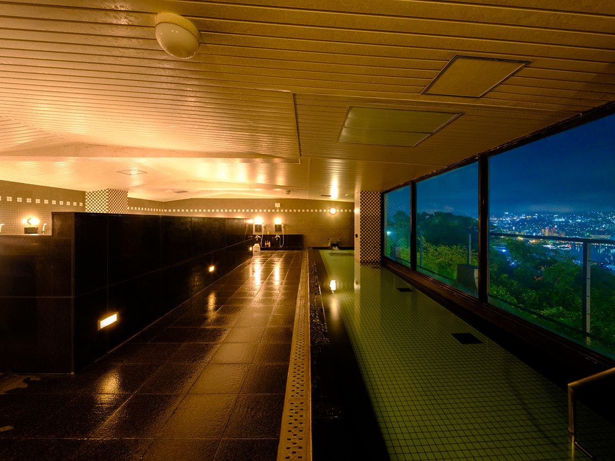 ห้องอาบน้ำสาธารณะพร้อมวิว