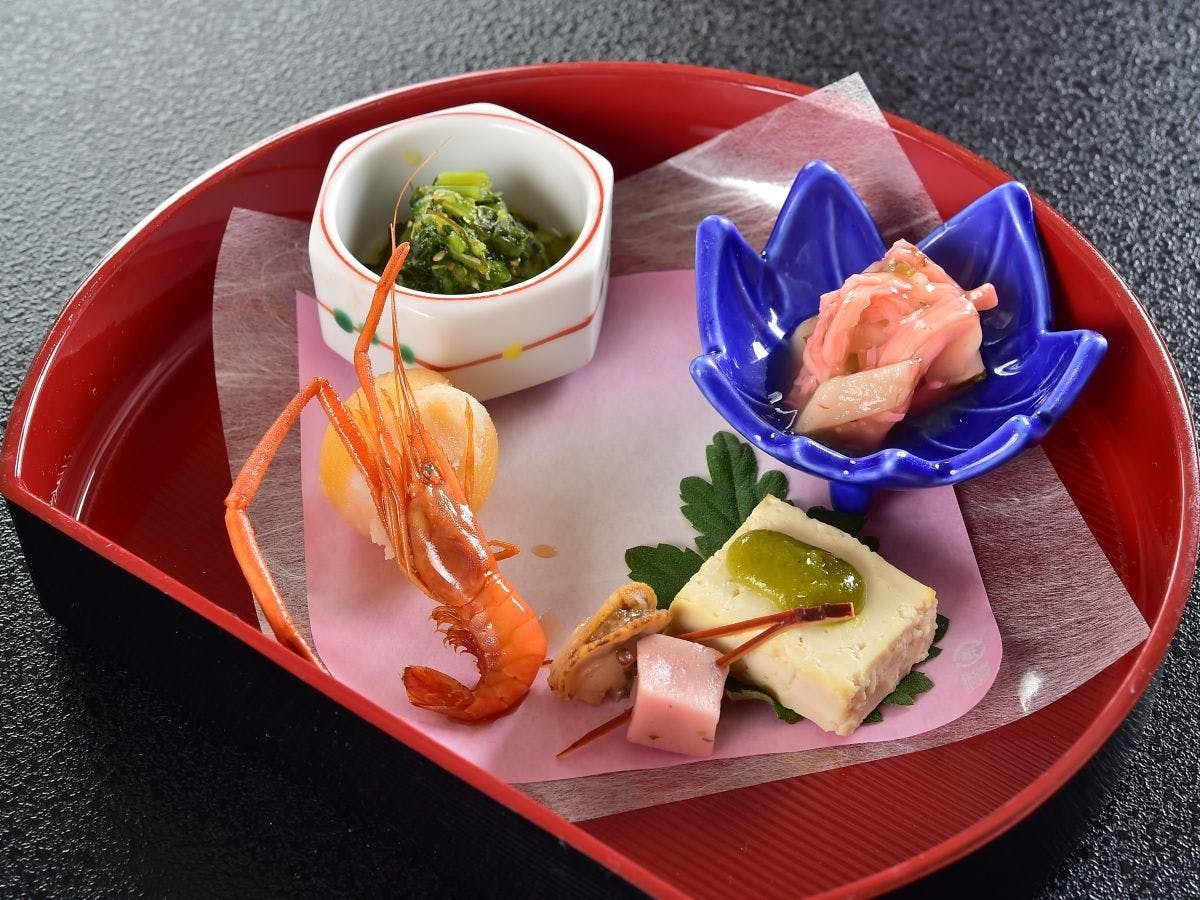 อาหารเย็น “อุยงะ” / อาหารเรียกน้ำย่อย