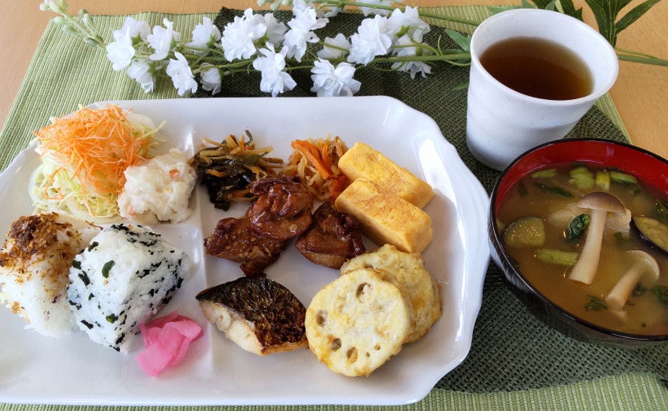 朝食