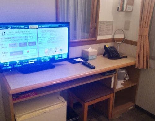 シングルのデスク周り