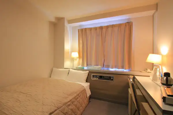 Kamar Single dengan Tempat Tidur Semi Double