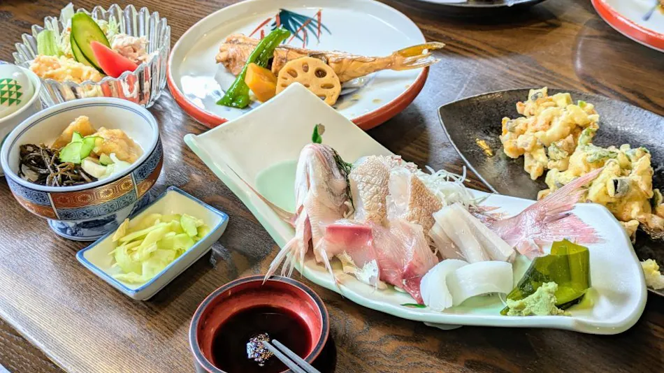 Minshuku Restaurant Taharaya