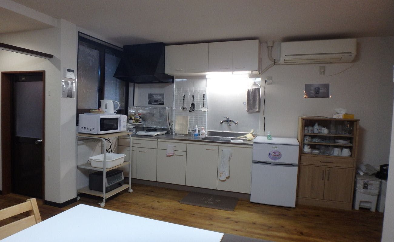 ห้องครัวในห้องพักที่ ที่พัก Kyoto Nishioji Familie.