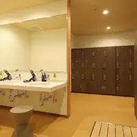 ห้องอาบน้ำสาธารณะสำหรับผู้ชาย "ซาวน่า คาเมะ โนะ อิเอะ"