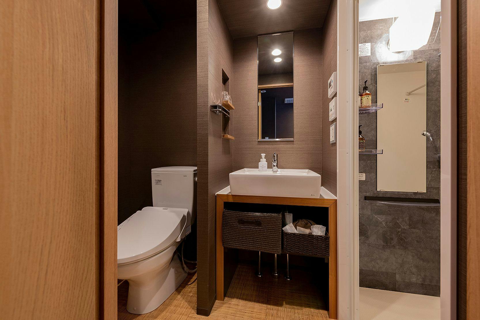 อ่างล้างหน้า ห้องน้ำ ห้องอาบน้ำ