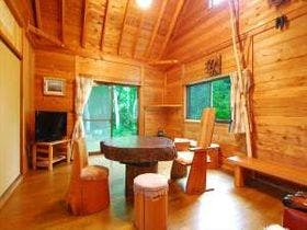 森遊び体験ができる宿　ペンション＆コテージ　森の散歩