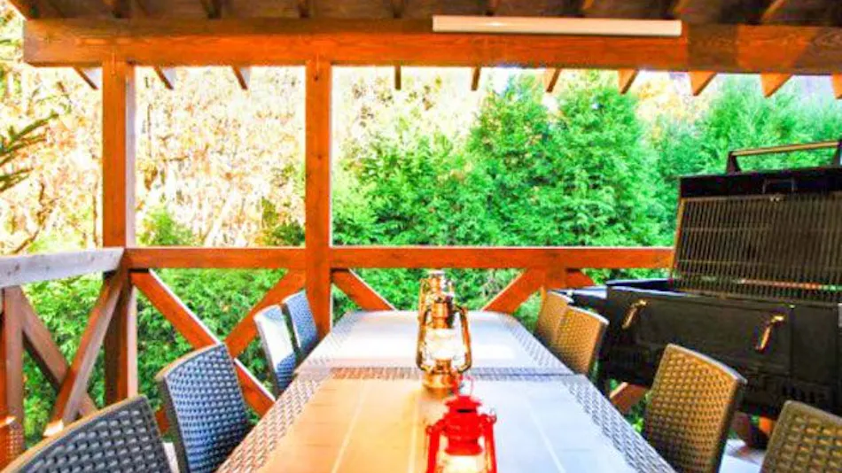 Hiruzen Glamping Cottage Forest Walk