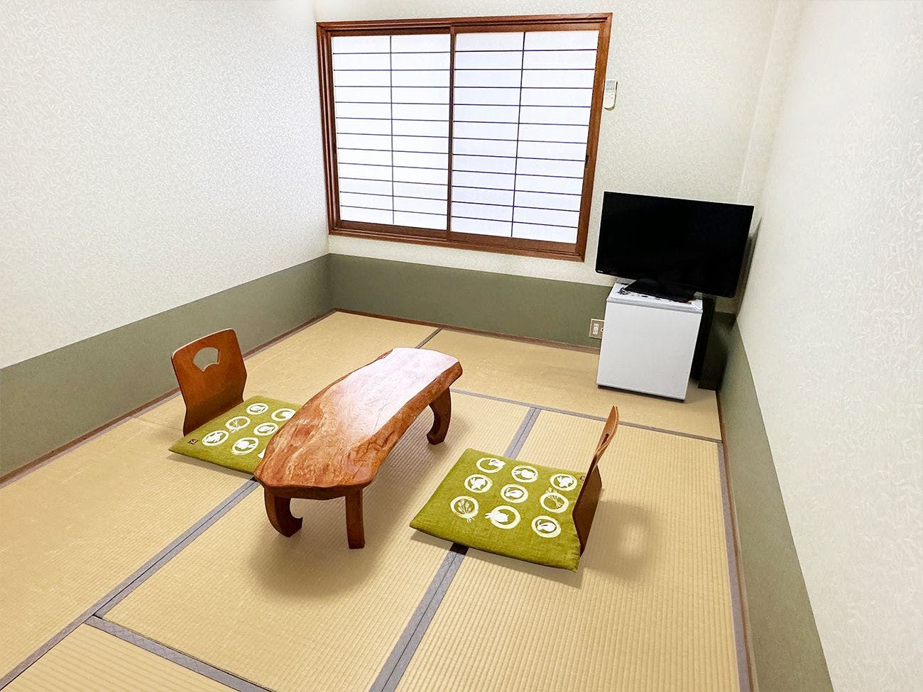 ห้อง 102 ห้องสไตล์ญี่ปุ่น ขนาด 6 เสื่อทาทามิ