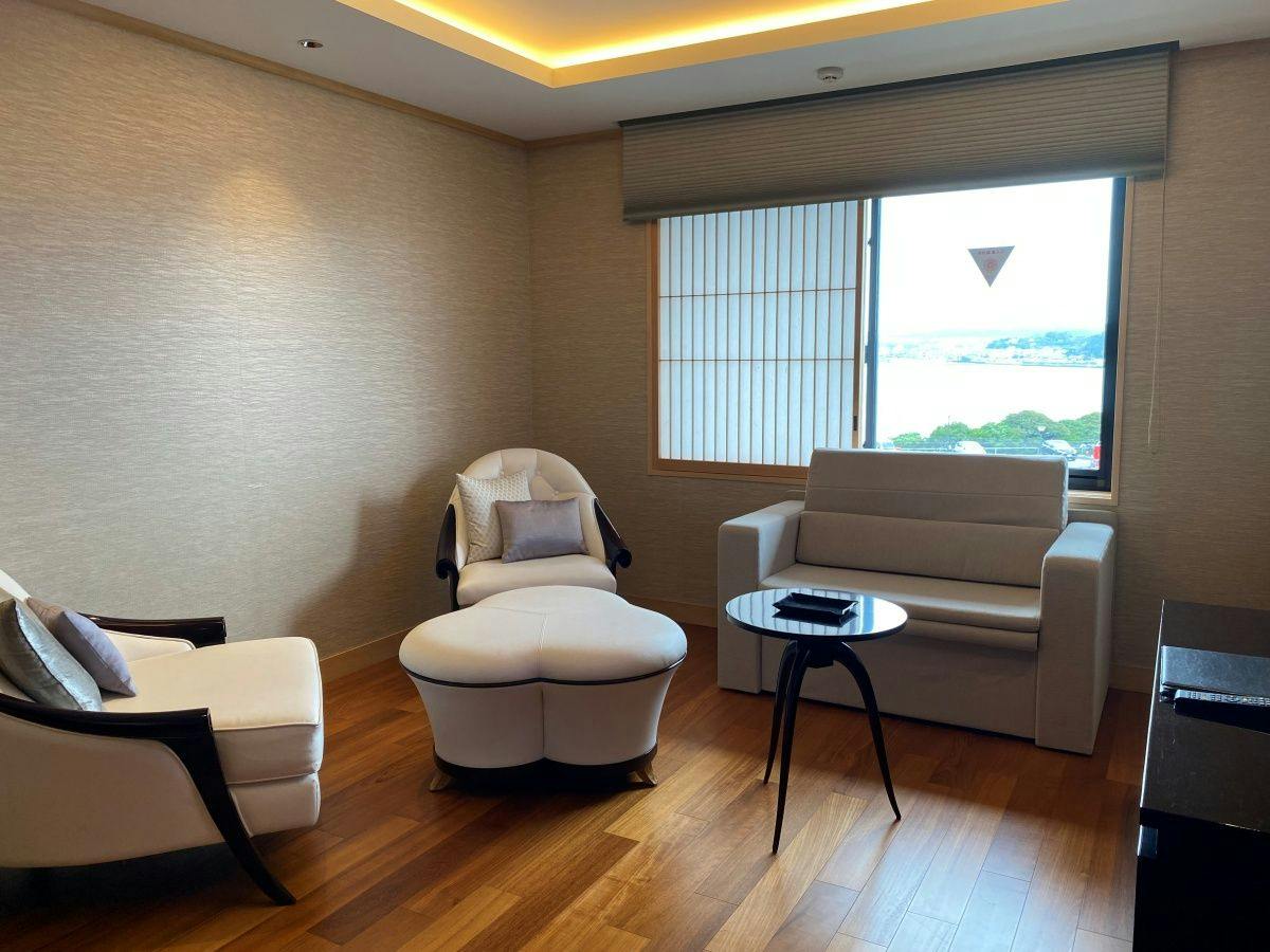Enoshima Hotel (Enoshima Island Spa Hotel Building)