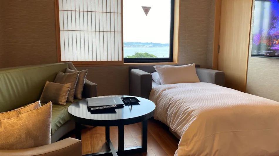 Enoshima Hotel (Enoshima Island Spa Hotel Building)