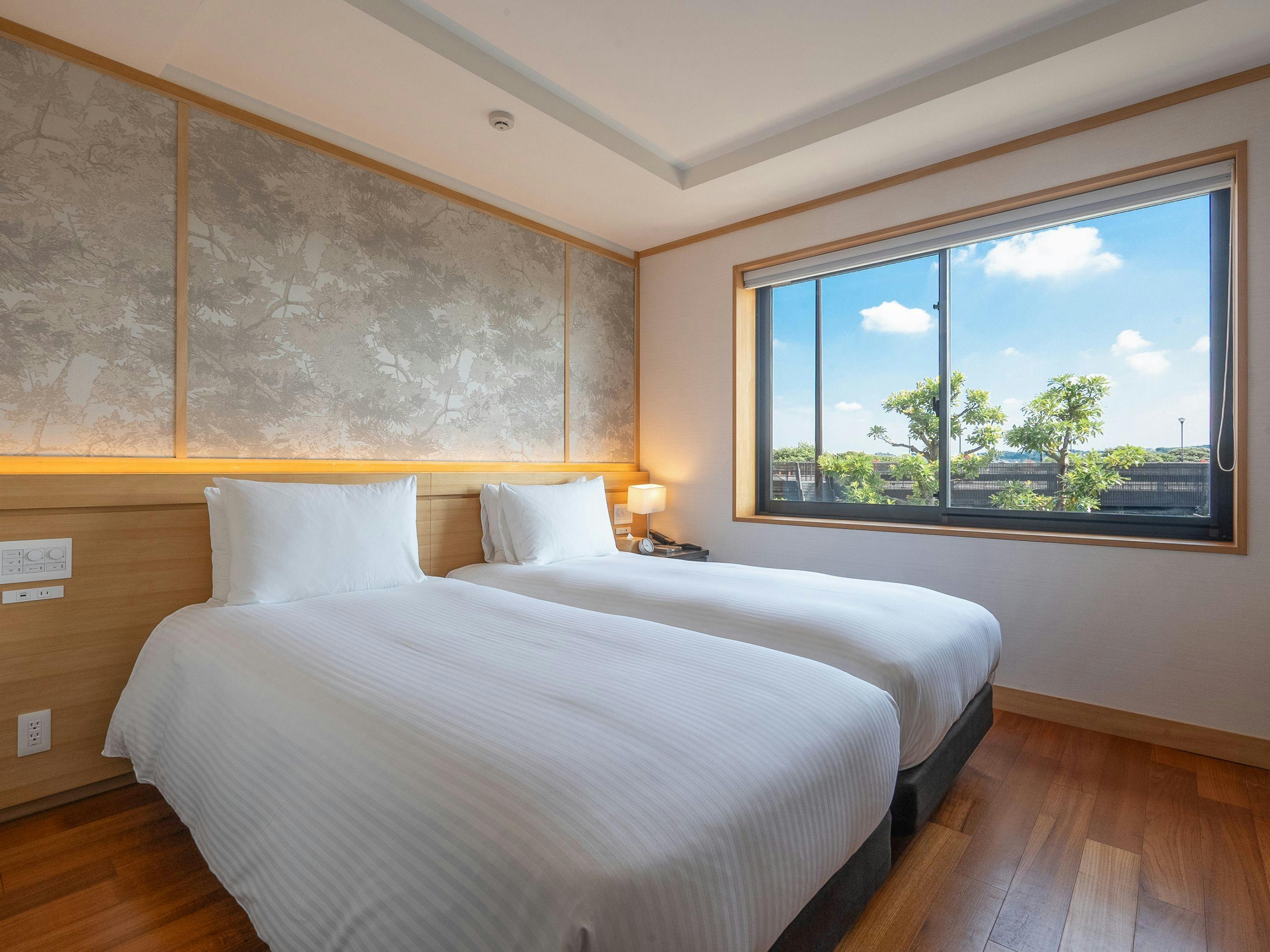 ■ Hollywood Twin Room (2nd Floor)