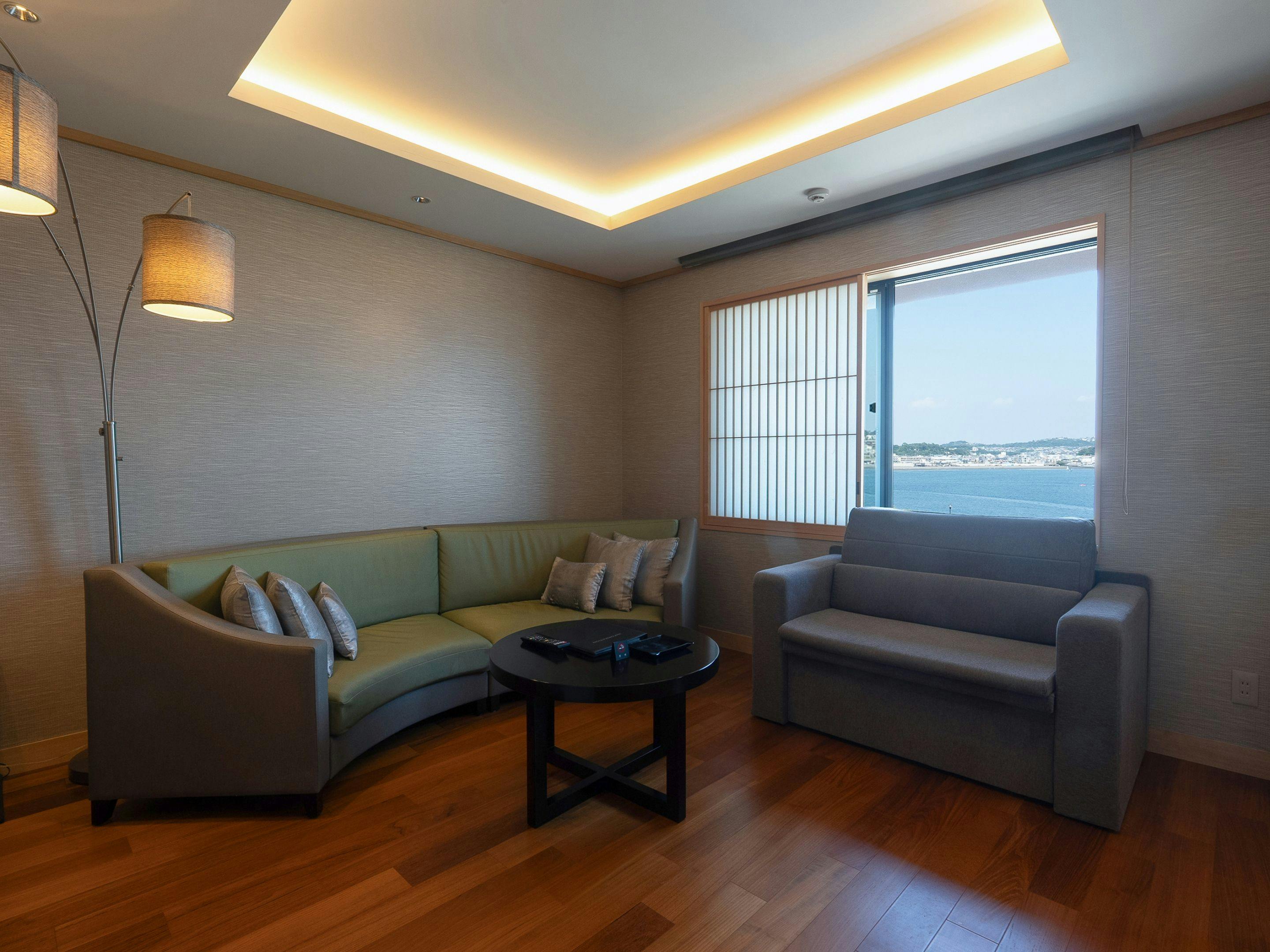 Enoshima Hotel (Enoshima Island Spa Hotel Building)