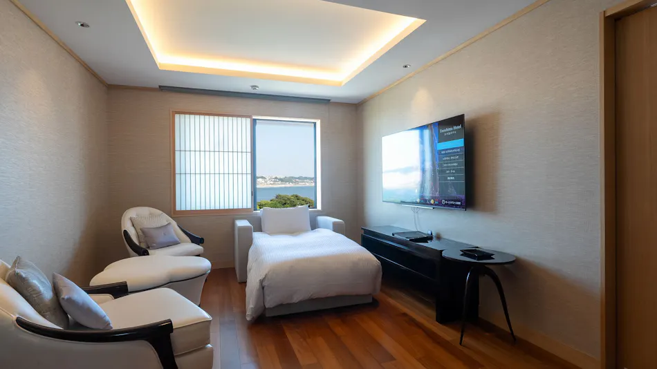 Enoshima Hotel (Enoshima Island Spa Hotel Building)