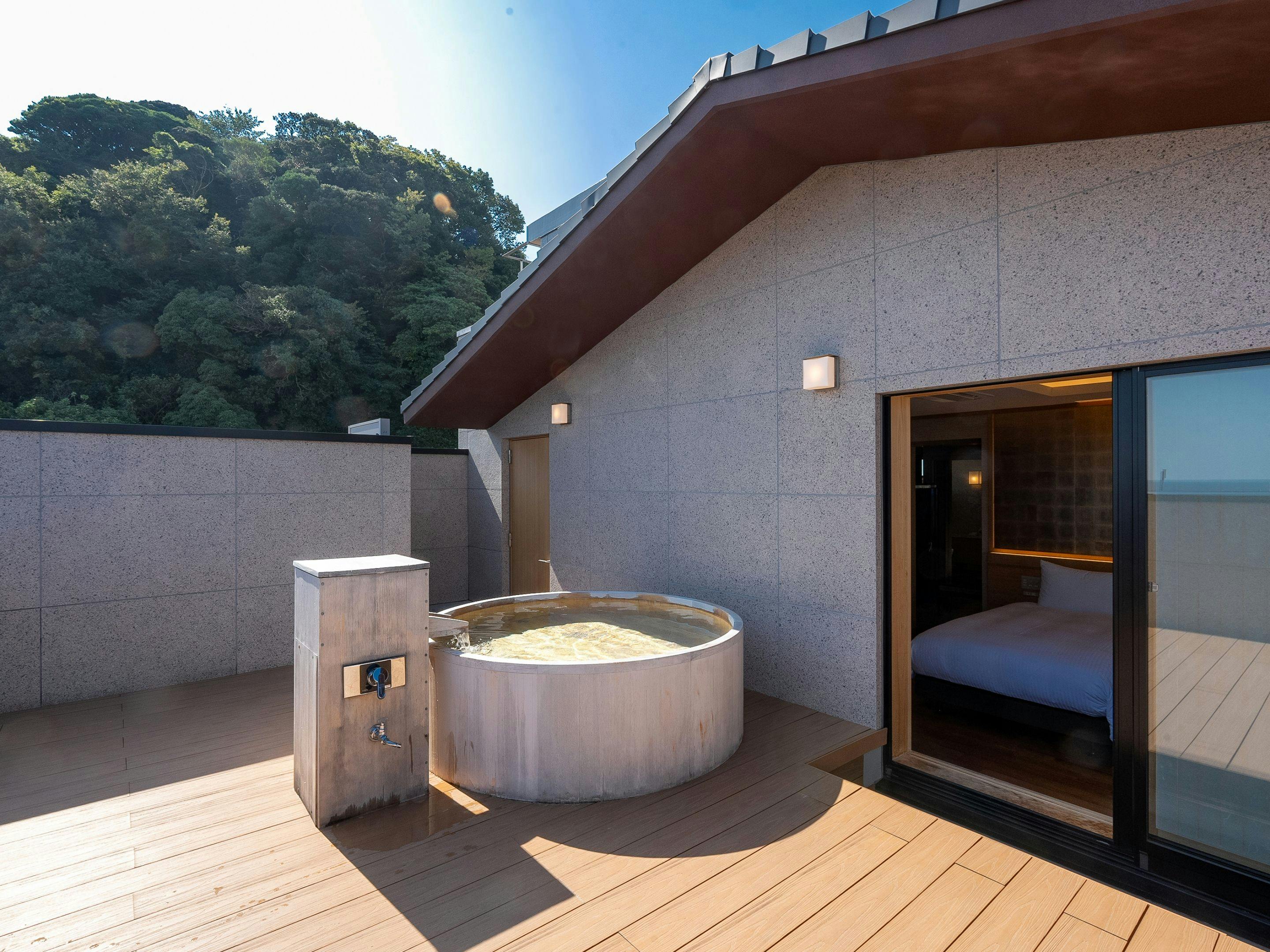 Enoshima Hotel (Enoshima Island Spa Hotel Building)