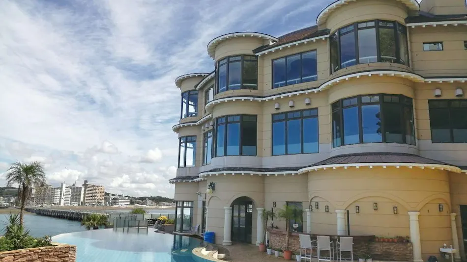 Enoshima Hotel (Enoshima Island Spa Hotel Building)