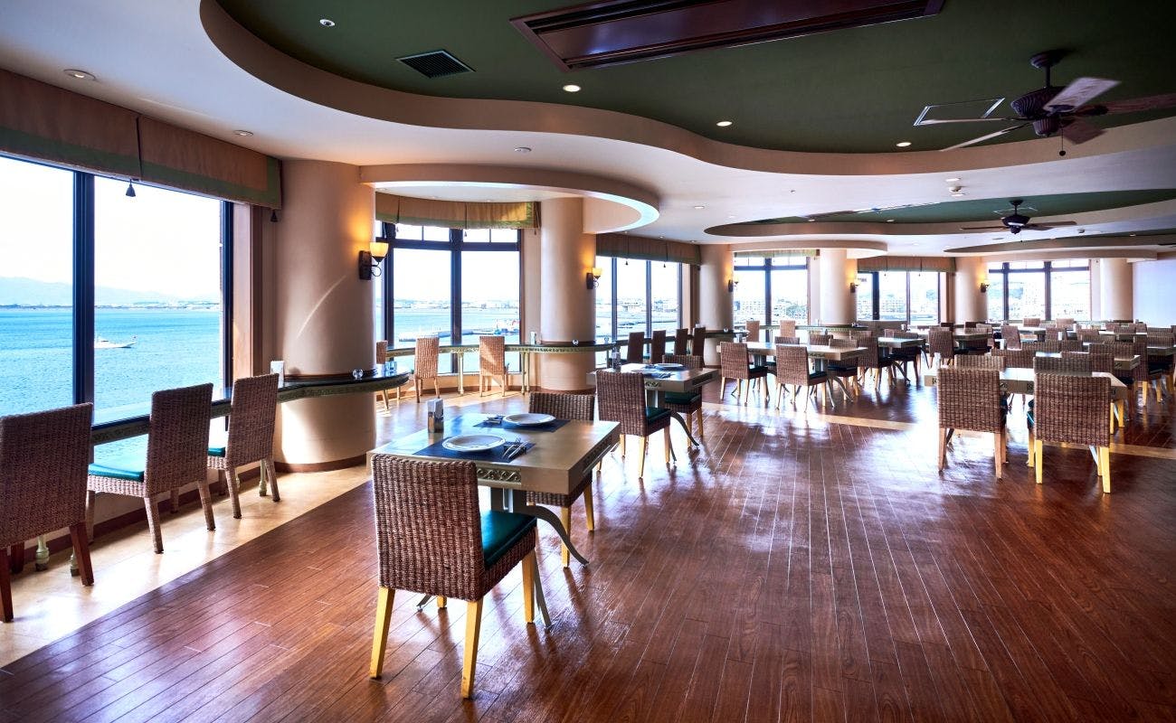 4th Floor Restaurant 'Island Grill'