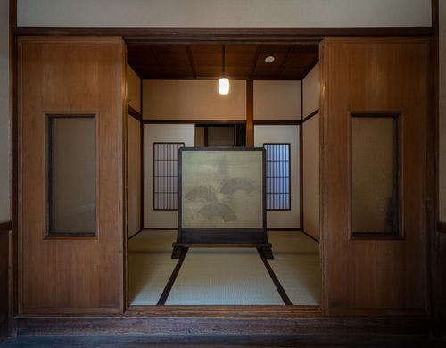 玄関を入ると取次の間