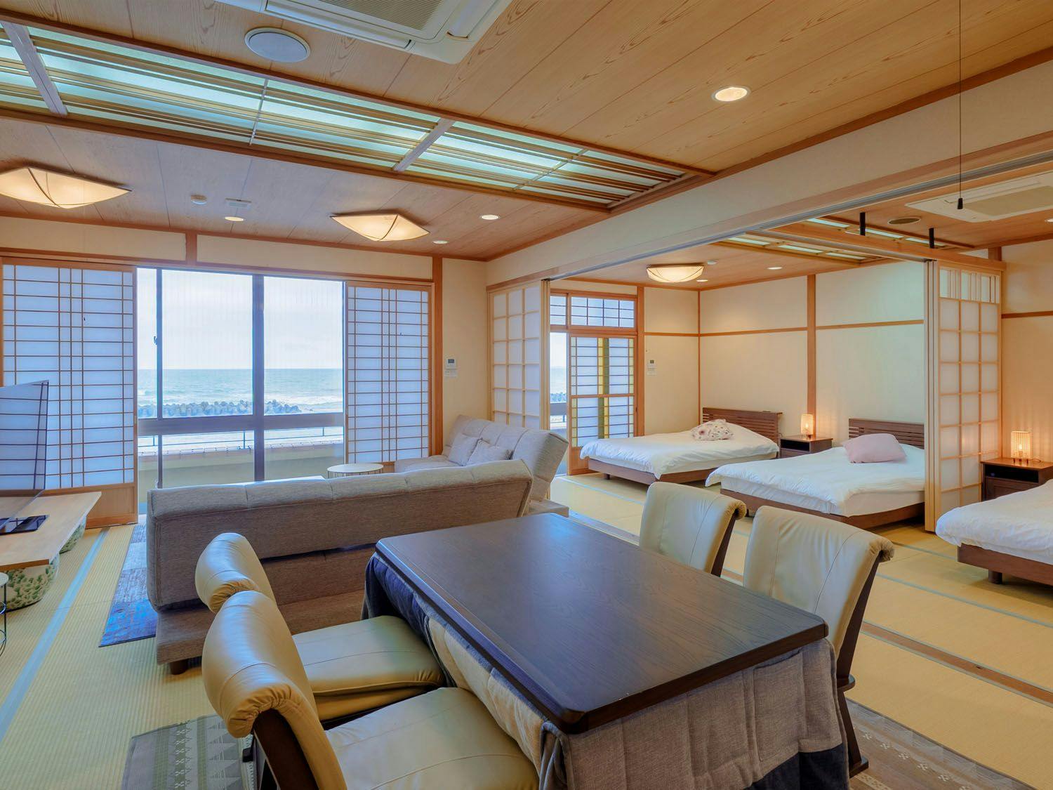 Seaside Sushi Inn Yahataya