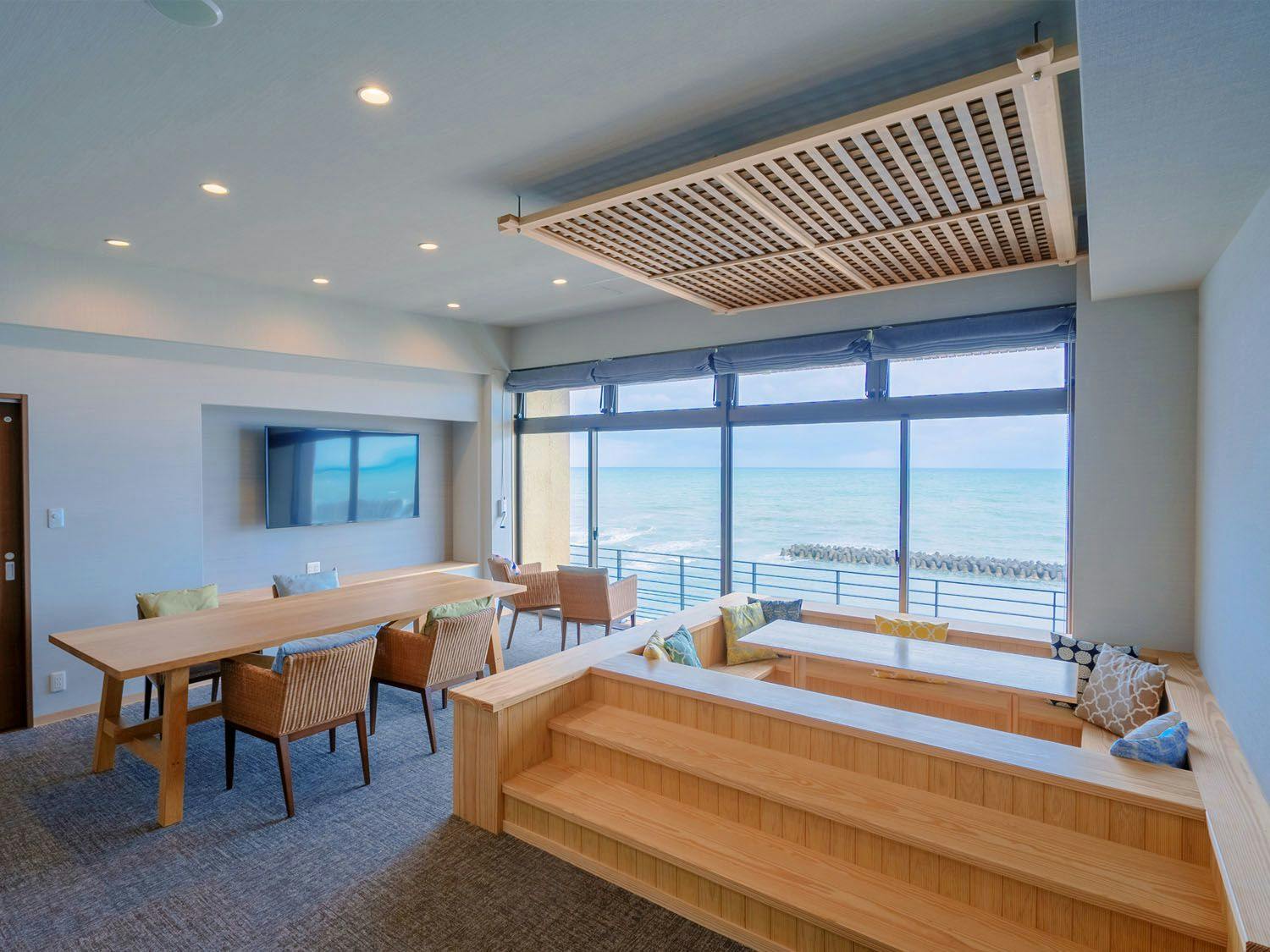 Seaside Sushi Inn Yahataya