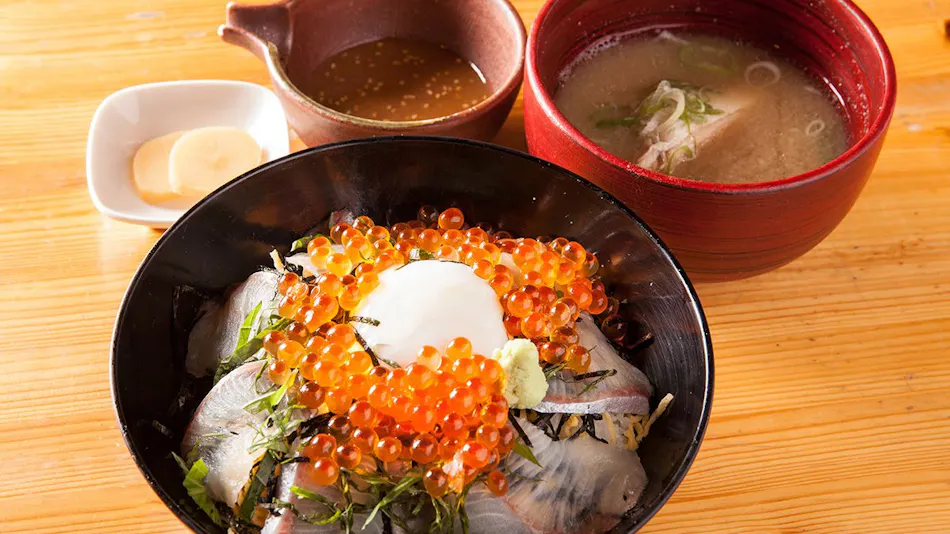 Seaside Sushi Inn Yahataya