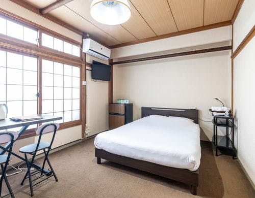 【禁煙】ダブルルーム（バス・トイレなし）