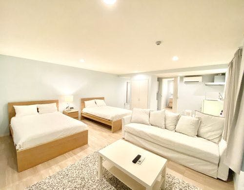 デラックス・ツインルームのソファ