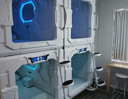 宇宙船の中に入ったかのようなカプセル