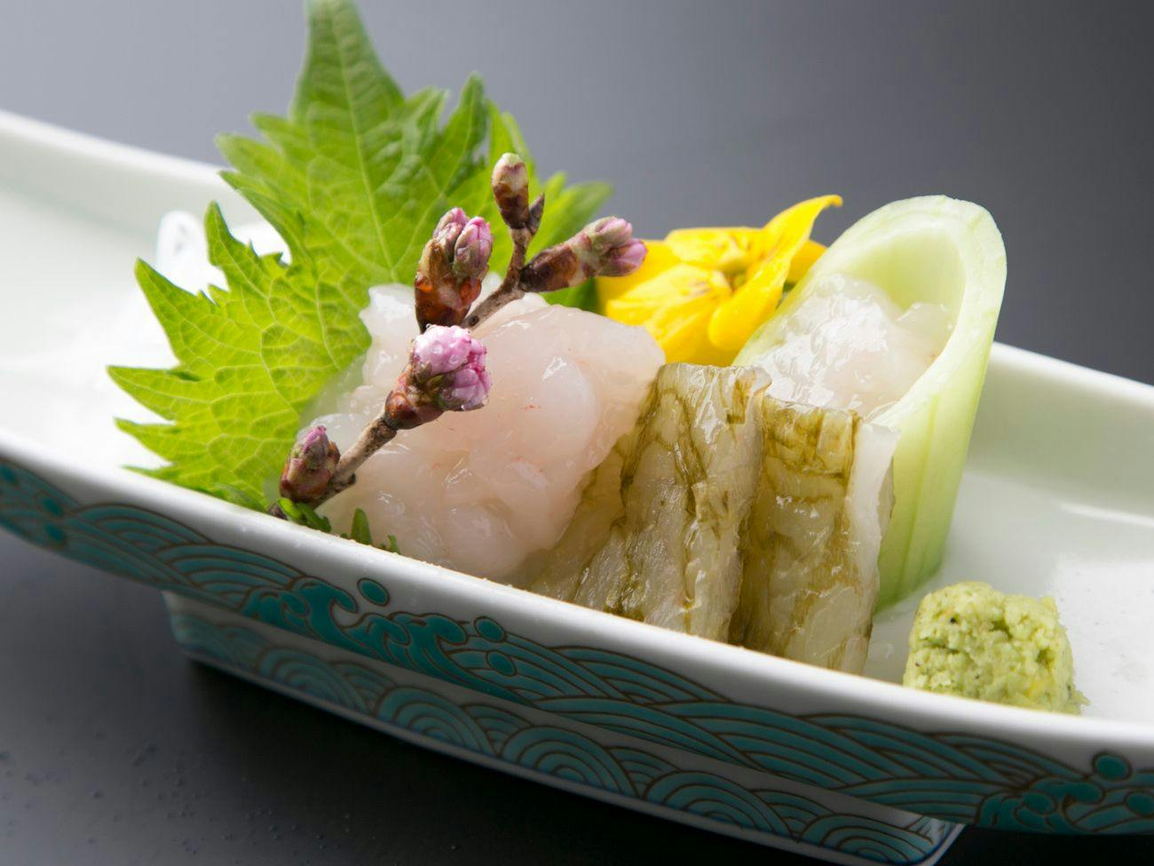 Popular Open-Air Bath Rooms and Seasonal Delicacies of Toyama, Unazuki Onsen Sunyanagi-tei