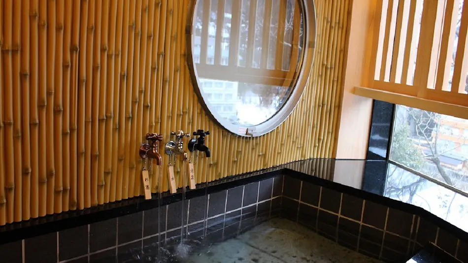 Popular Open-Air Bath Rooms and Seasonal Delicacies of Toyama, Unazuki Onsen Sunyanagi-tei