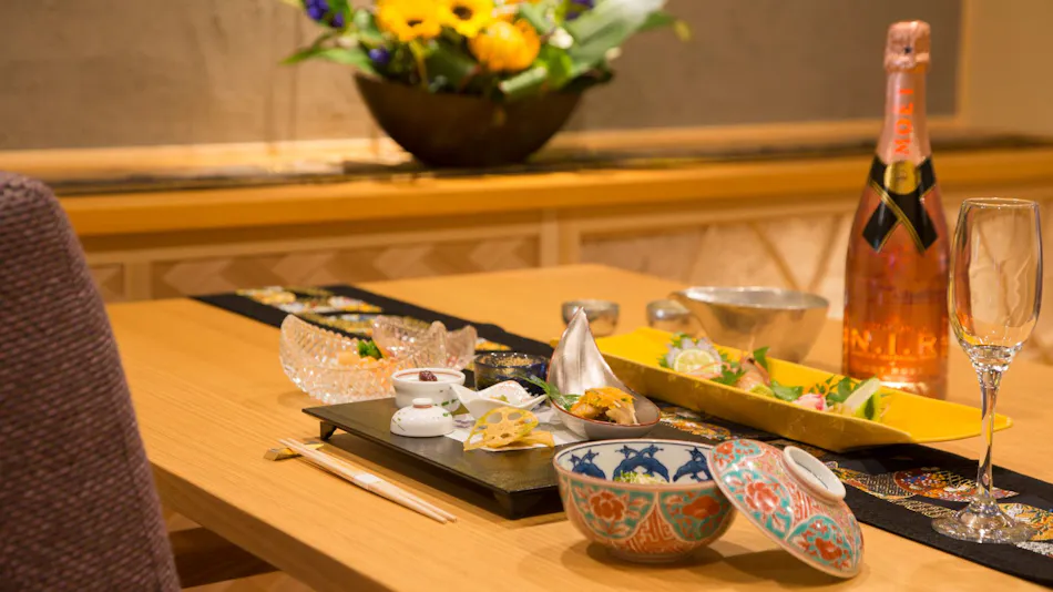 Popular Open-Air Bath Rooms and Seasonal Delicacies of Toyama, Unazuki Onsen Sunyanagi-tei