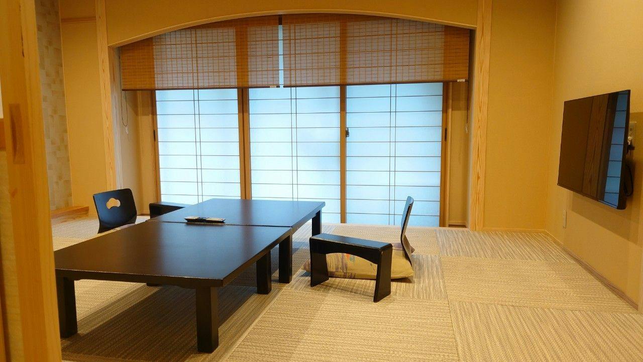Popular Open-Air Bath Rooms and Seasonal Delicacies of Toyama, Unazuki Onsen Sunyanagi-tei