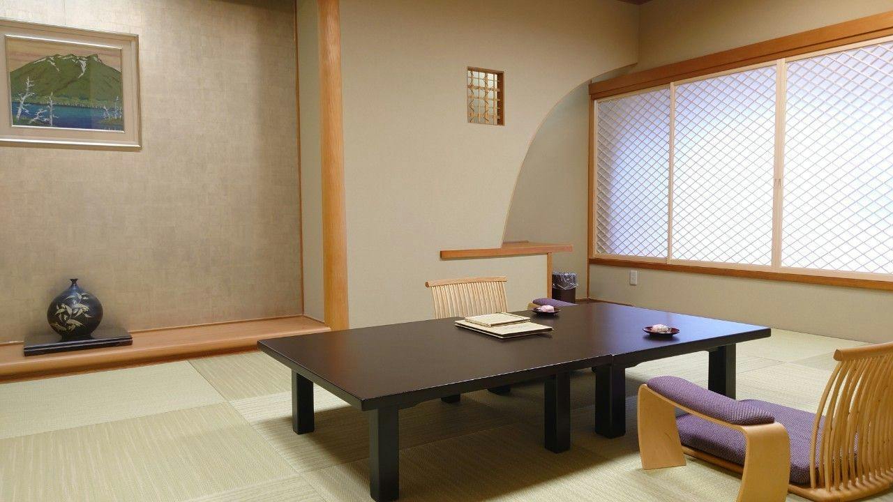 Popular Open-Air Bath Rooms and Seasonal Delicacies of Toyama, Unazuki Onsen Sunyanagi-tei