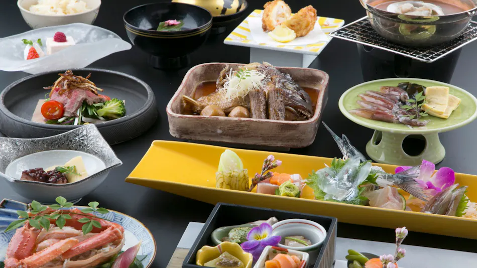 Popular Open-Air Bath Rooms and Seasonal Delicacies of Toyama, Unazuki Onsen Sunyanagi-tei