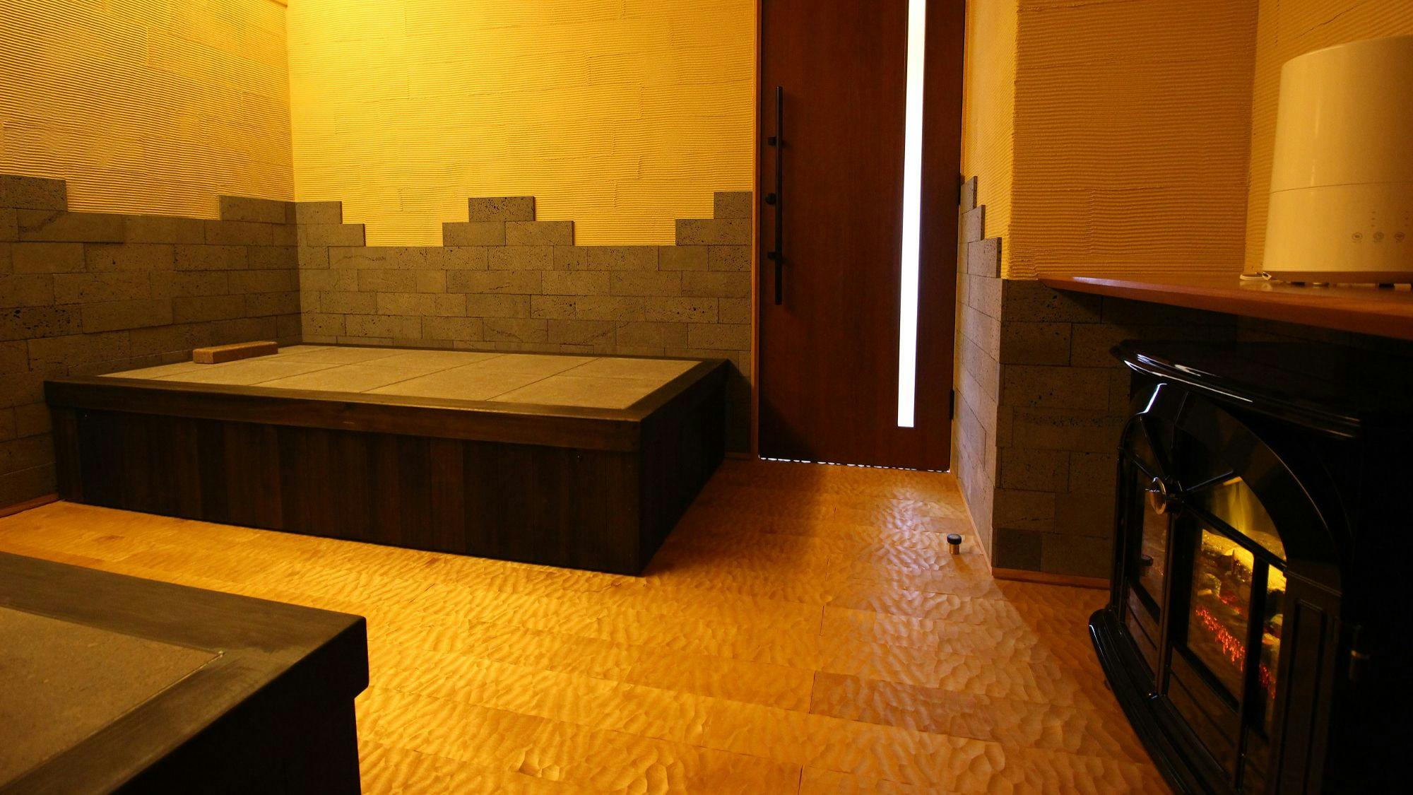 Popular Open-Air Bath Rooms and Seasonal Delicacies of Toyama, Unazuki Onsen Sunyanagi-tei