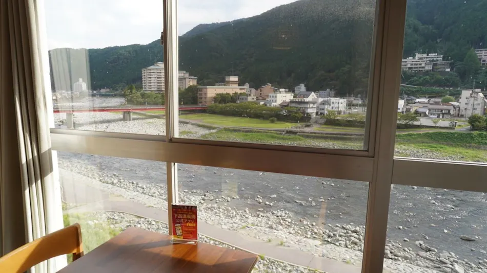 Sakura RiverSide Stay Gero Onsen