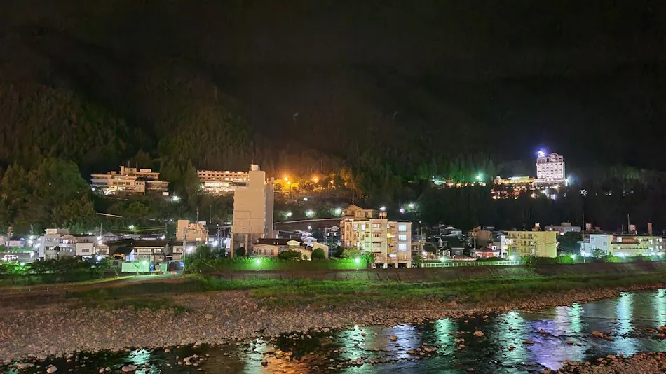 Sakura RiverSide Stay Gero Onsen