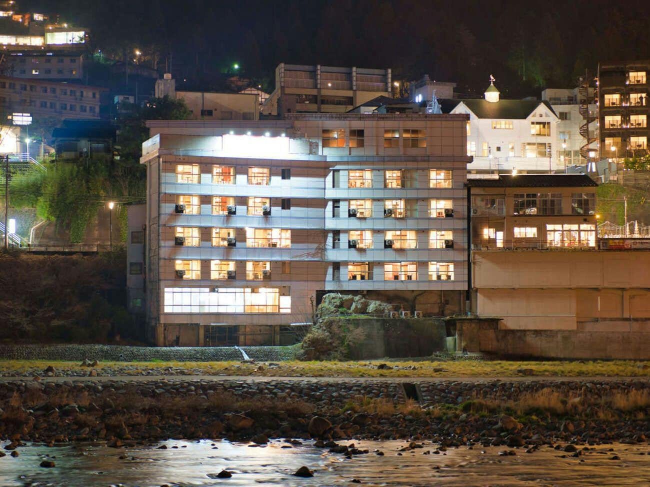 Sakura RiverSide Stay Gero Onsen