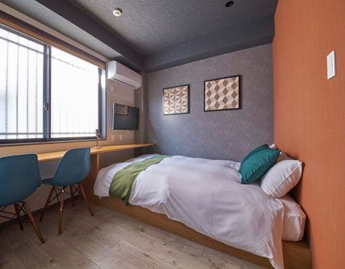ダブルルーム（7平米）
