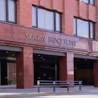 【Eksterior】Lokasi strategis dekat dengan minimarket dan stasiun.