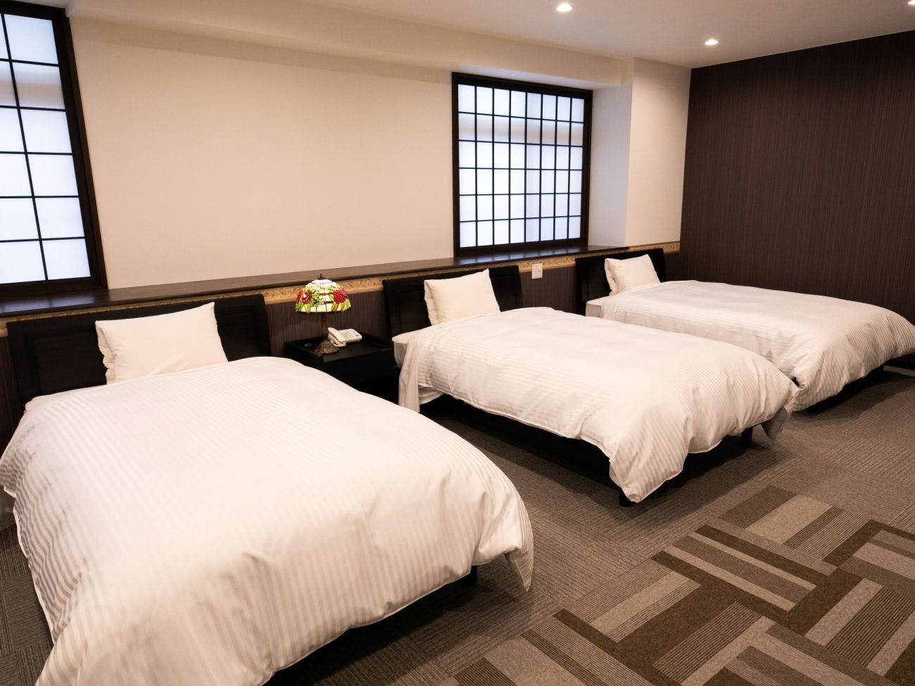 ห้องพักแบบสามคน ชั้น 2 อาคารหลัก