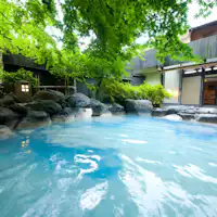 “น้ำสีฟ้า” ที่เป็นเอกลักษณ์ของเรา