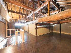 Ｇｌａｍｐｉｎｇ　Ｖｉｌｌａ　鮫家　ＡＷＡＪＩ