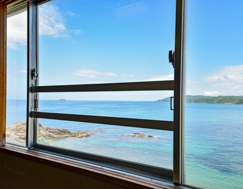 *【本館和室15畳一例】洗面台・トイレ。