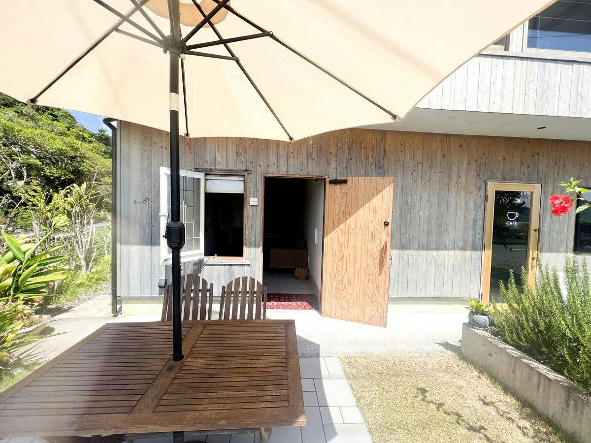 sanset HOLLY CAMP CASA