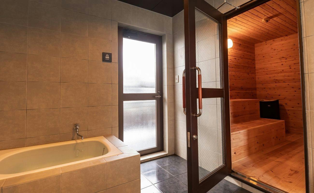 CABIN & HOTEL CONSTANT NAHA