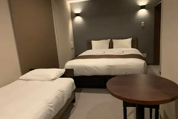 【Bebas Rokok】Queen Bed + Sofa Bed