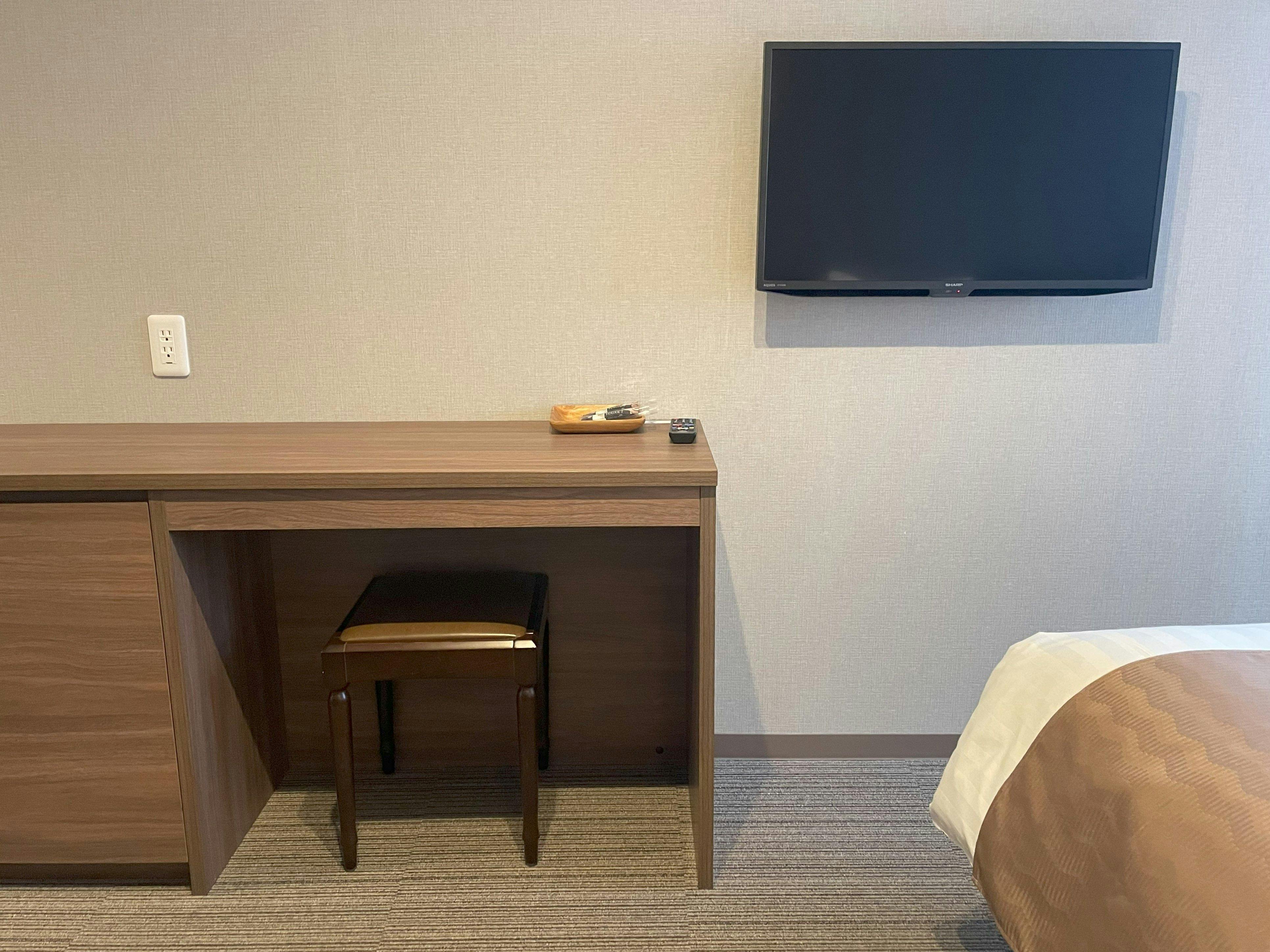 C&J HOTEL