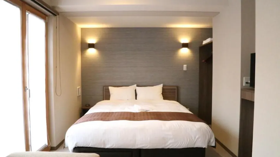C&J HOTEL