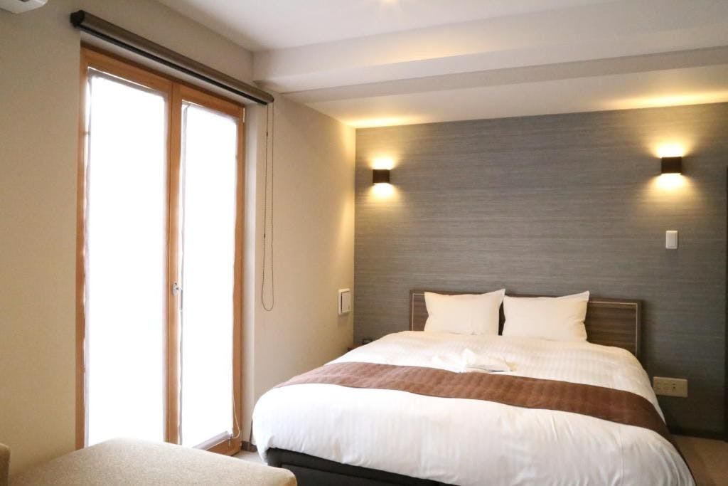 C&J HOTEL